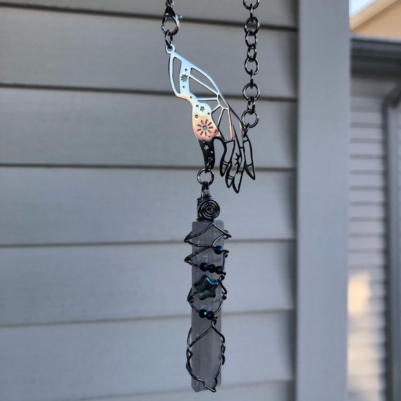 * SOLD * Witchy Hand Selenite Necklace Wire Wrapped - Picture 9 of 13